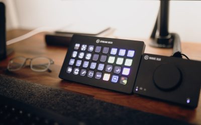 How to Pick the Best Streaming Desk for Small Spaces